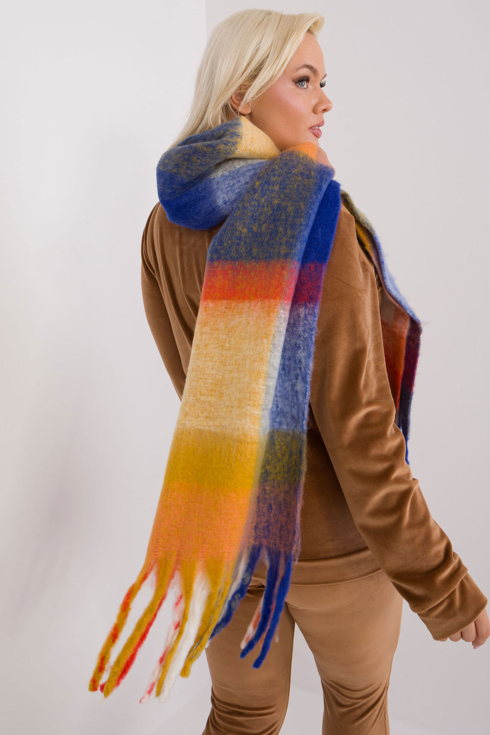 Scarf model 190538 AT