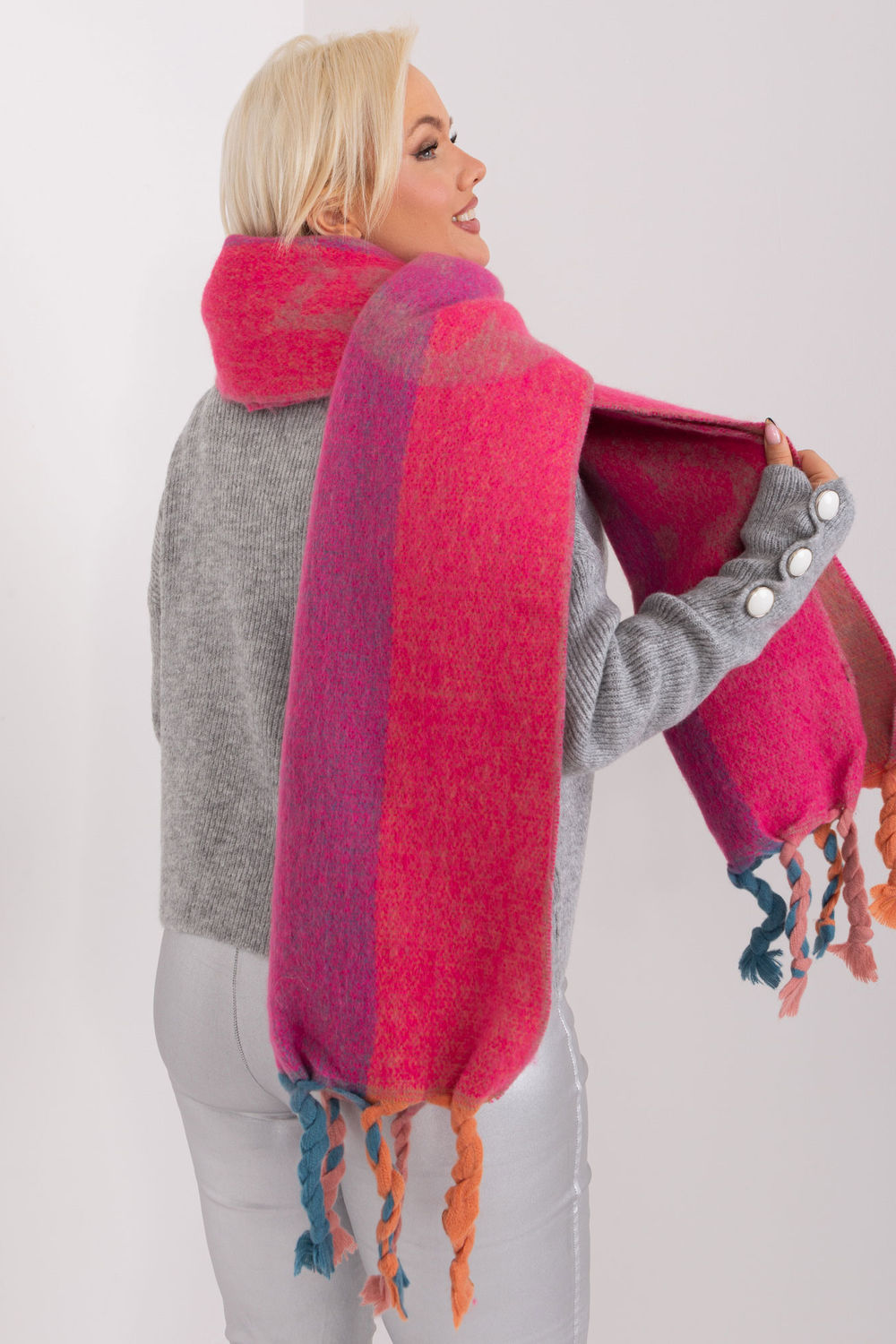 Scarf model 190549 AT