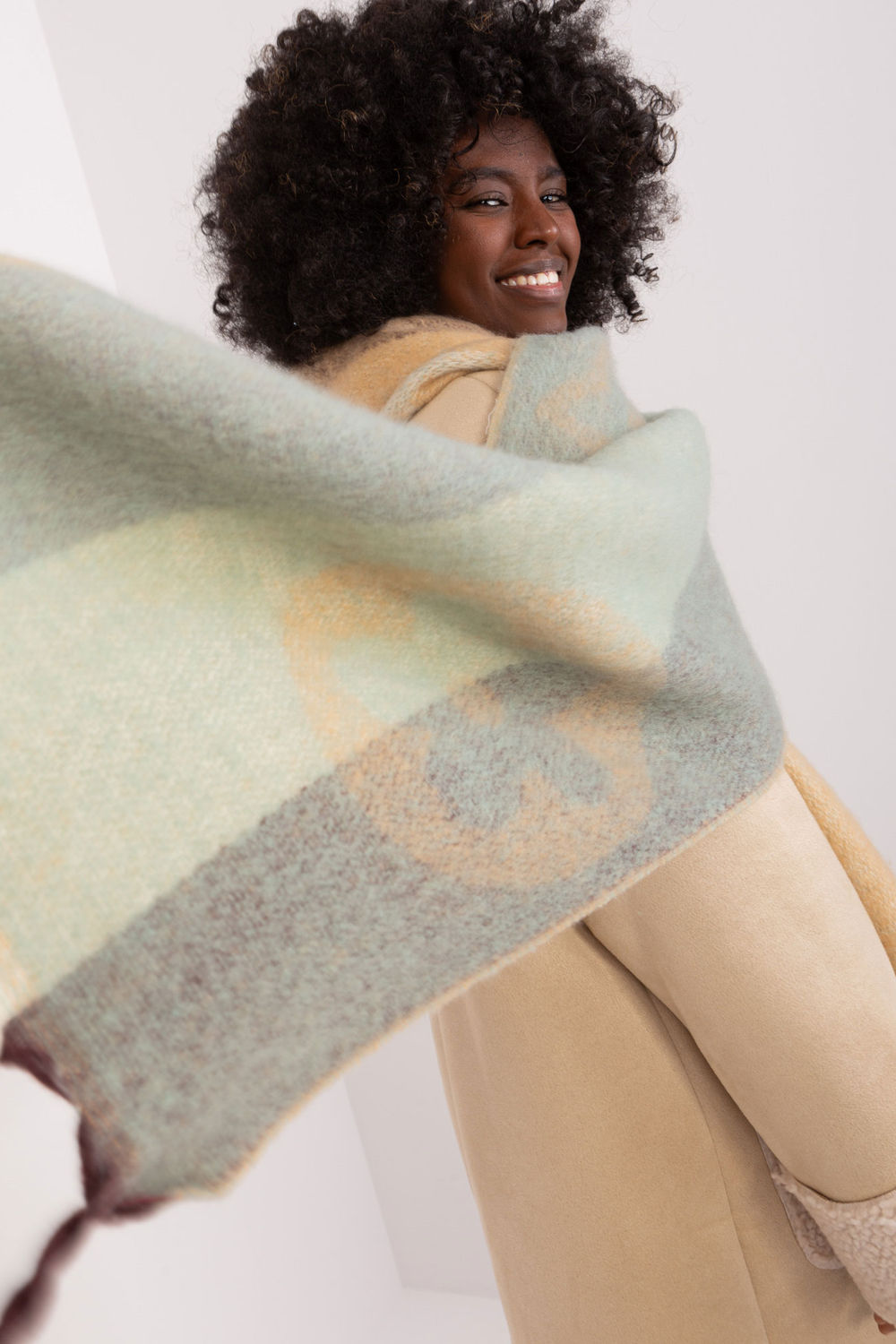 Scarf model 190561 AT