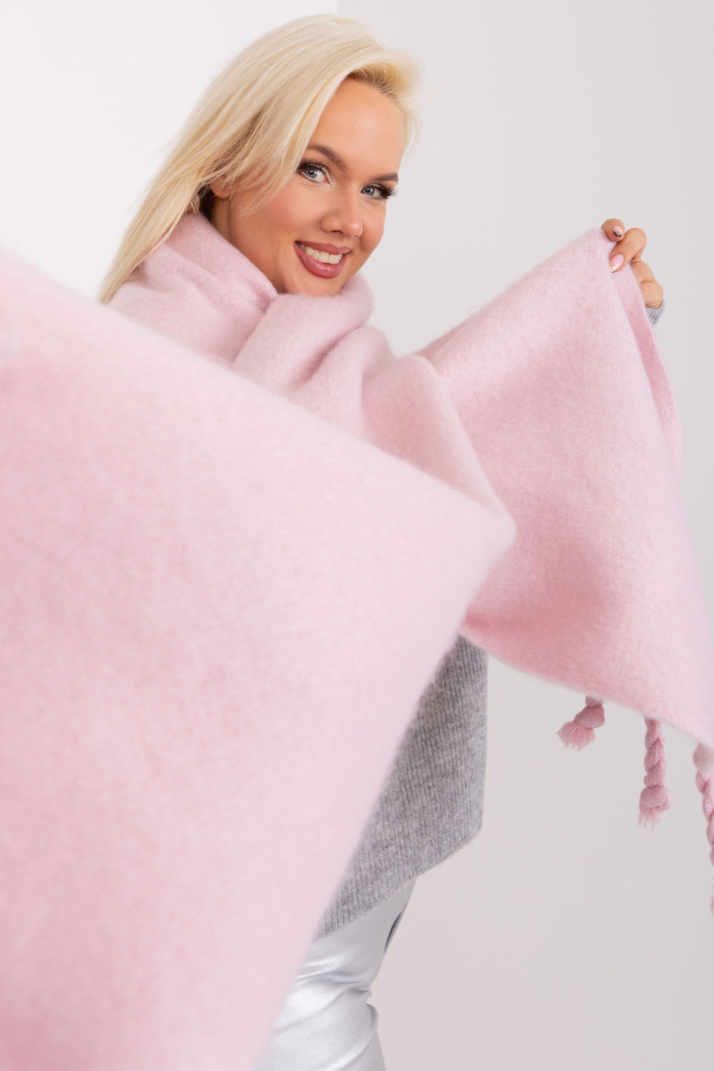 Scarf model 190571 AT