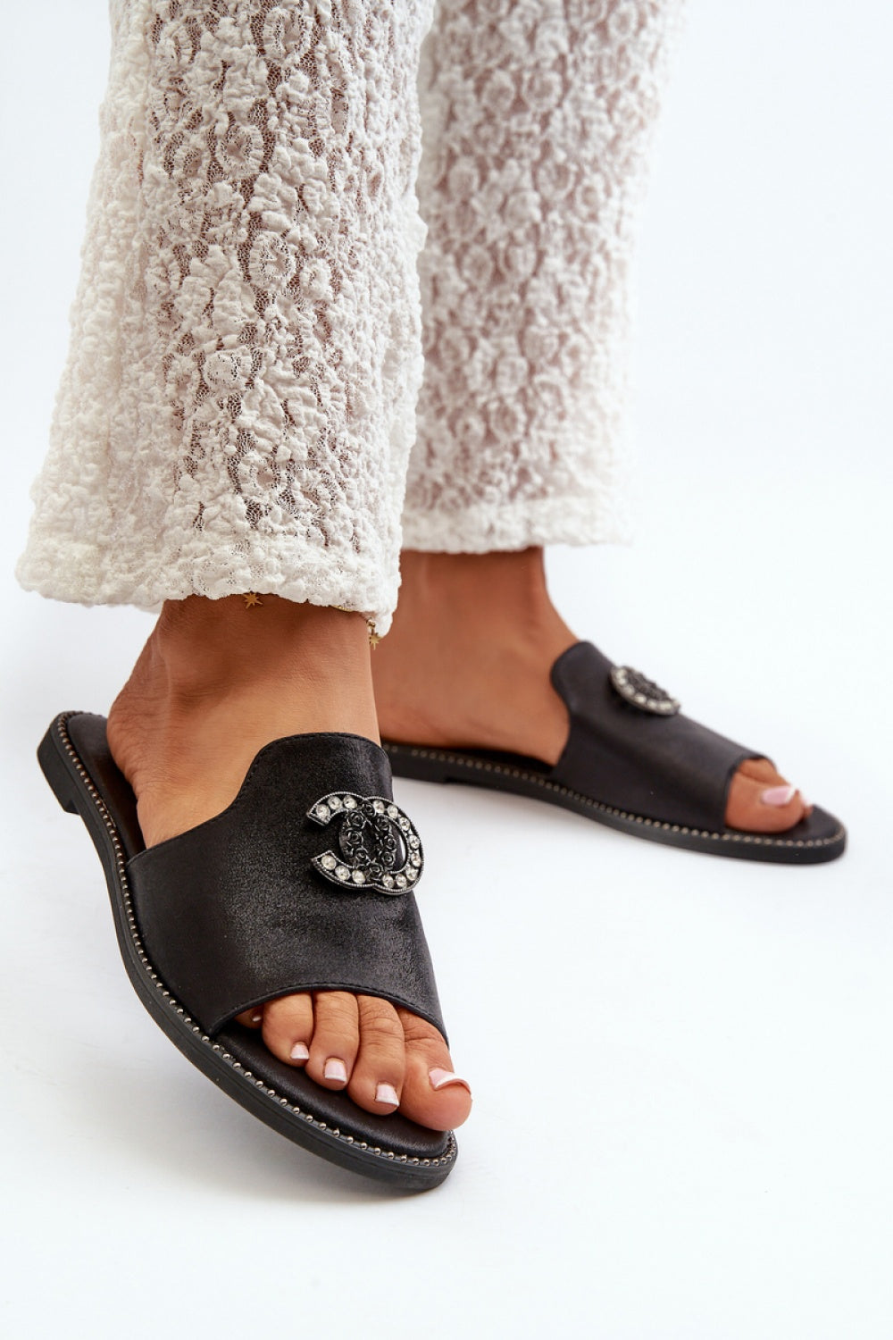 Slippers model 198483 Step in style