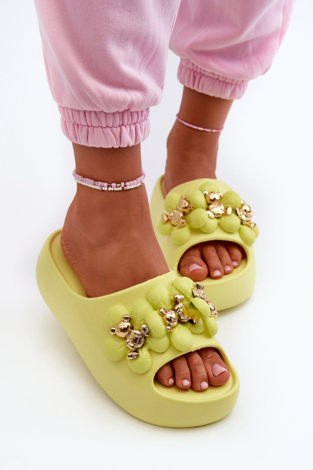 Slippers model 198597 Step in style