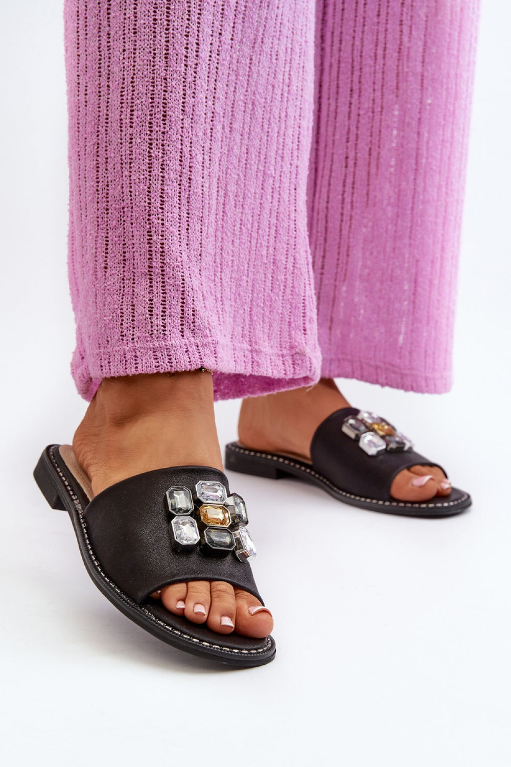 Slippers model 198614 Step in style