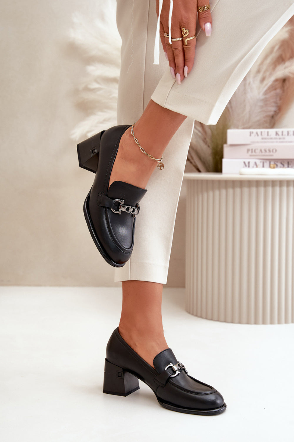 Shoes with heels model 199318 Step in style