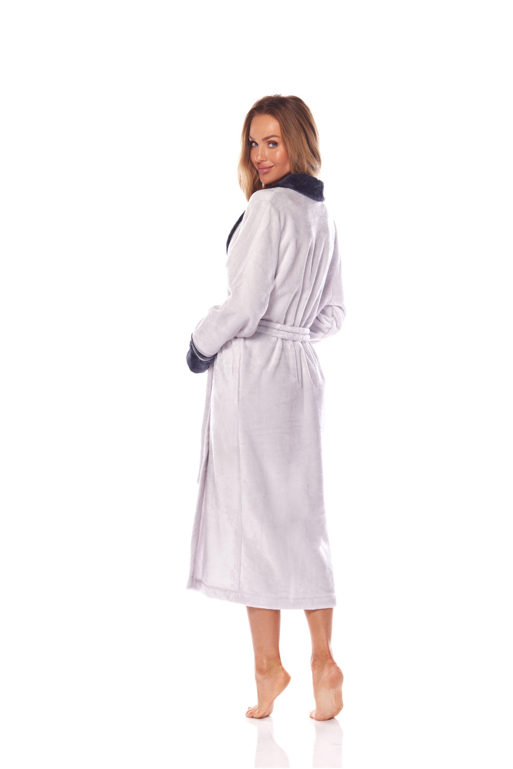 Housecoat model 199721 L&L collection
