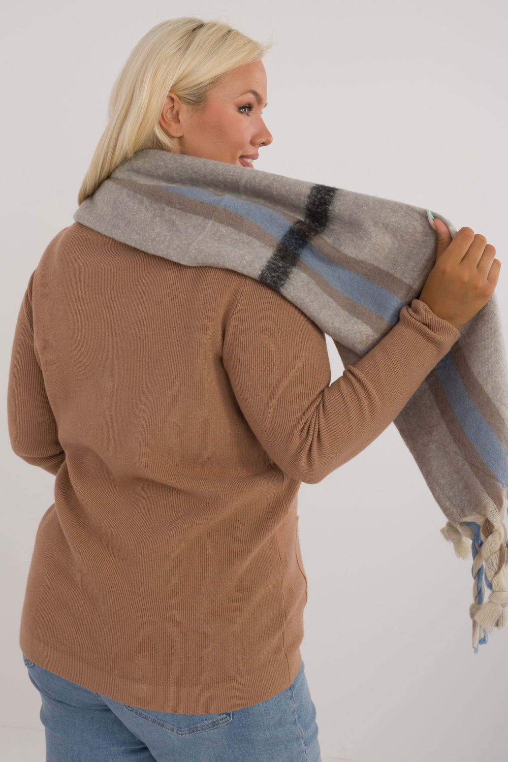 Scarf model 200288 AT