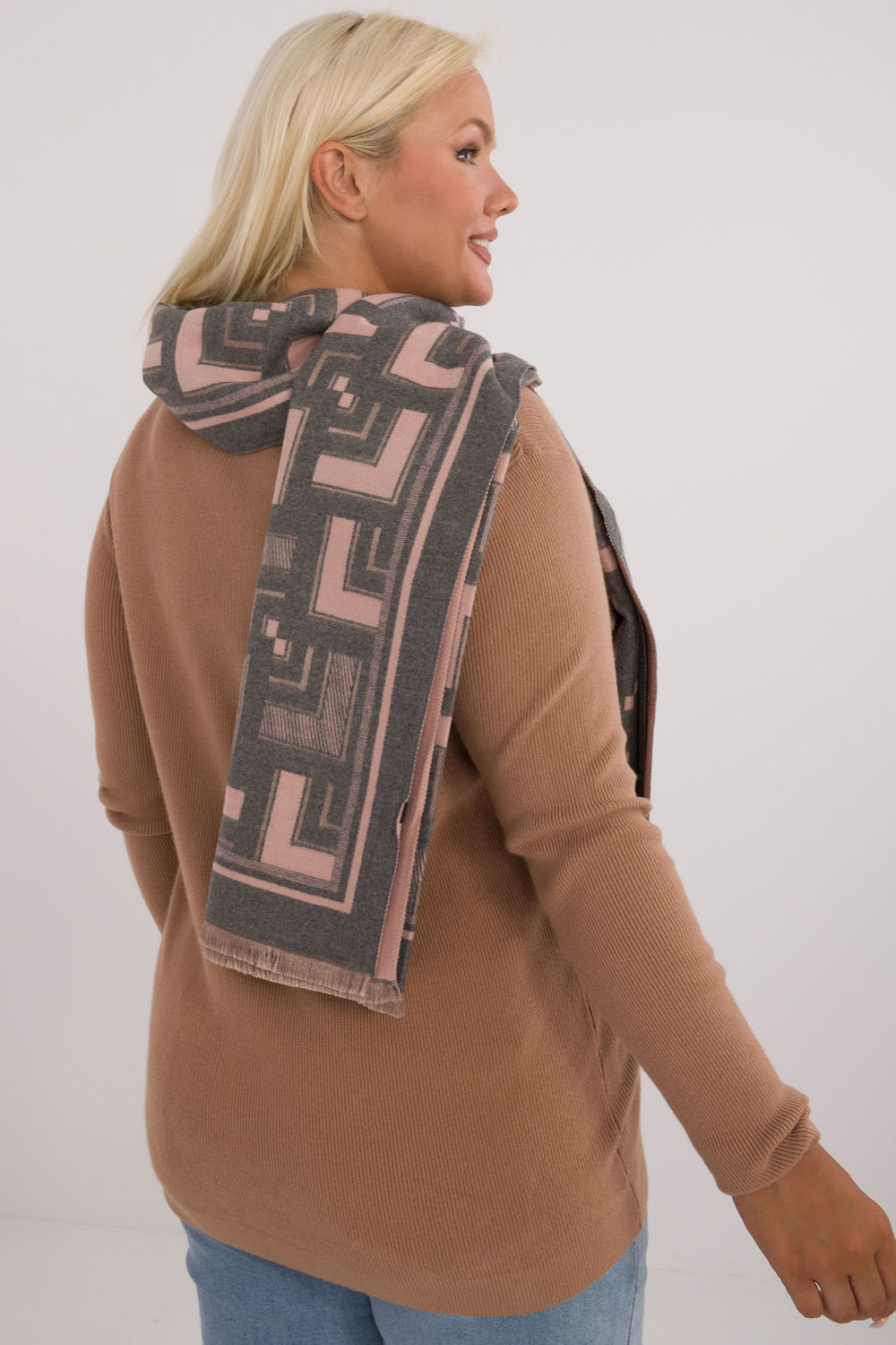 Scarf model 200540 AT