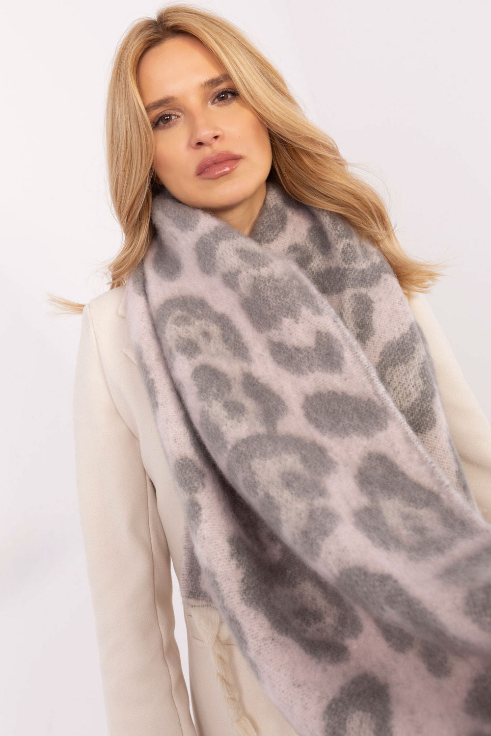 Scarf model 205960 AT