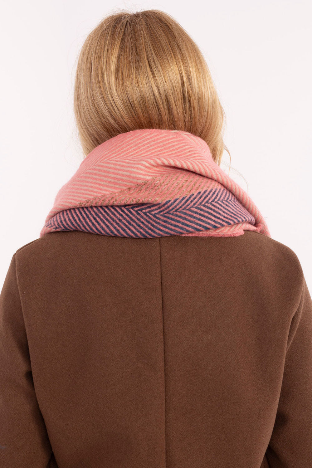 Scarf model 206039 AT