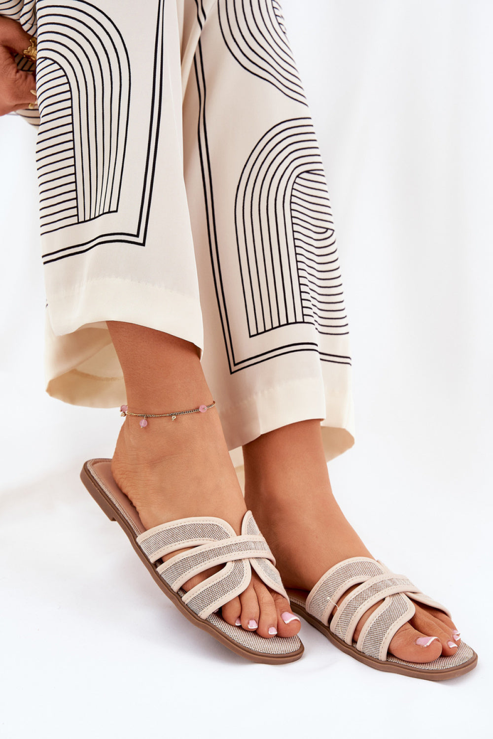 Slippers model 209954 Step in style