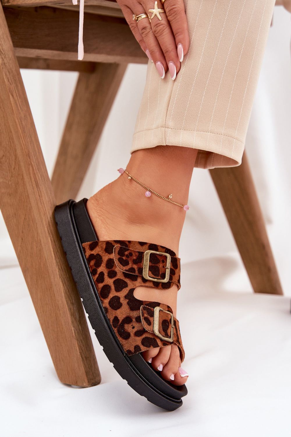 Slippers model 209957 Step in style