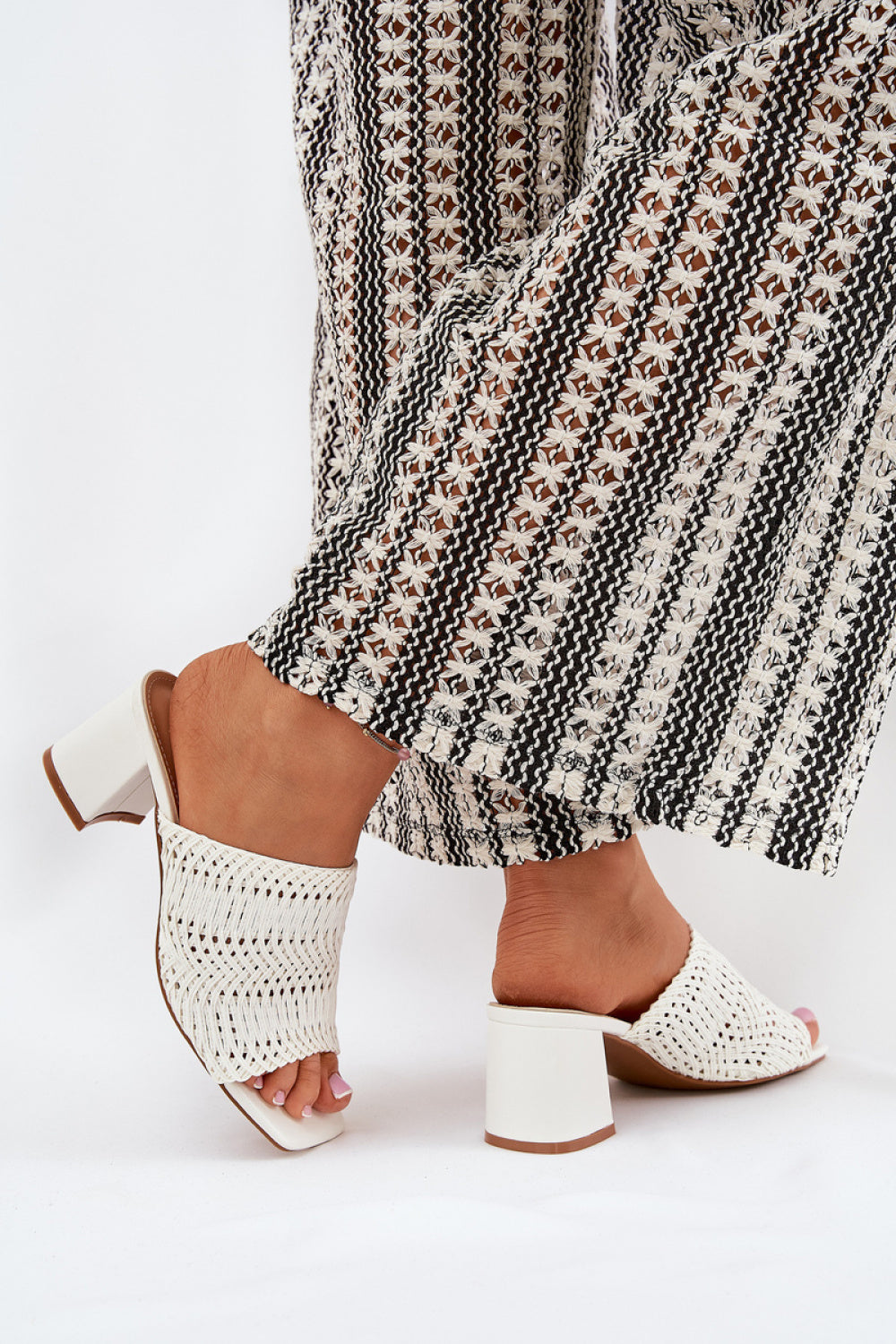 Slippers model 210780 Step in style