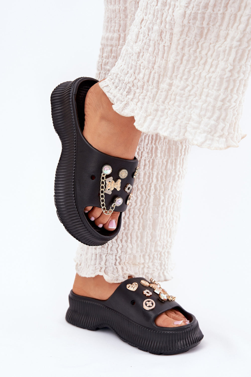 Slippers model 215754 Step in style