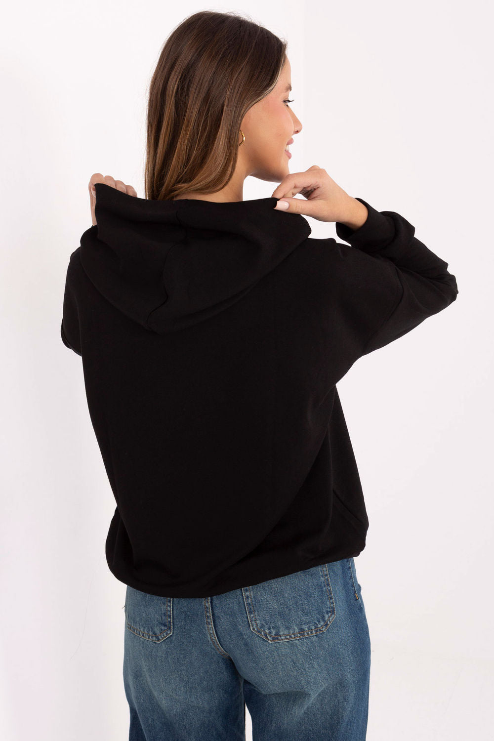 Sweater model 220419 Relevance