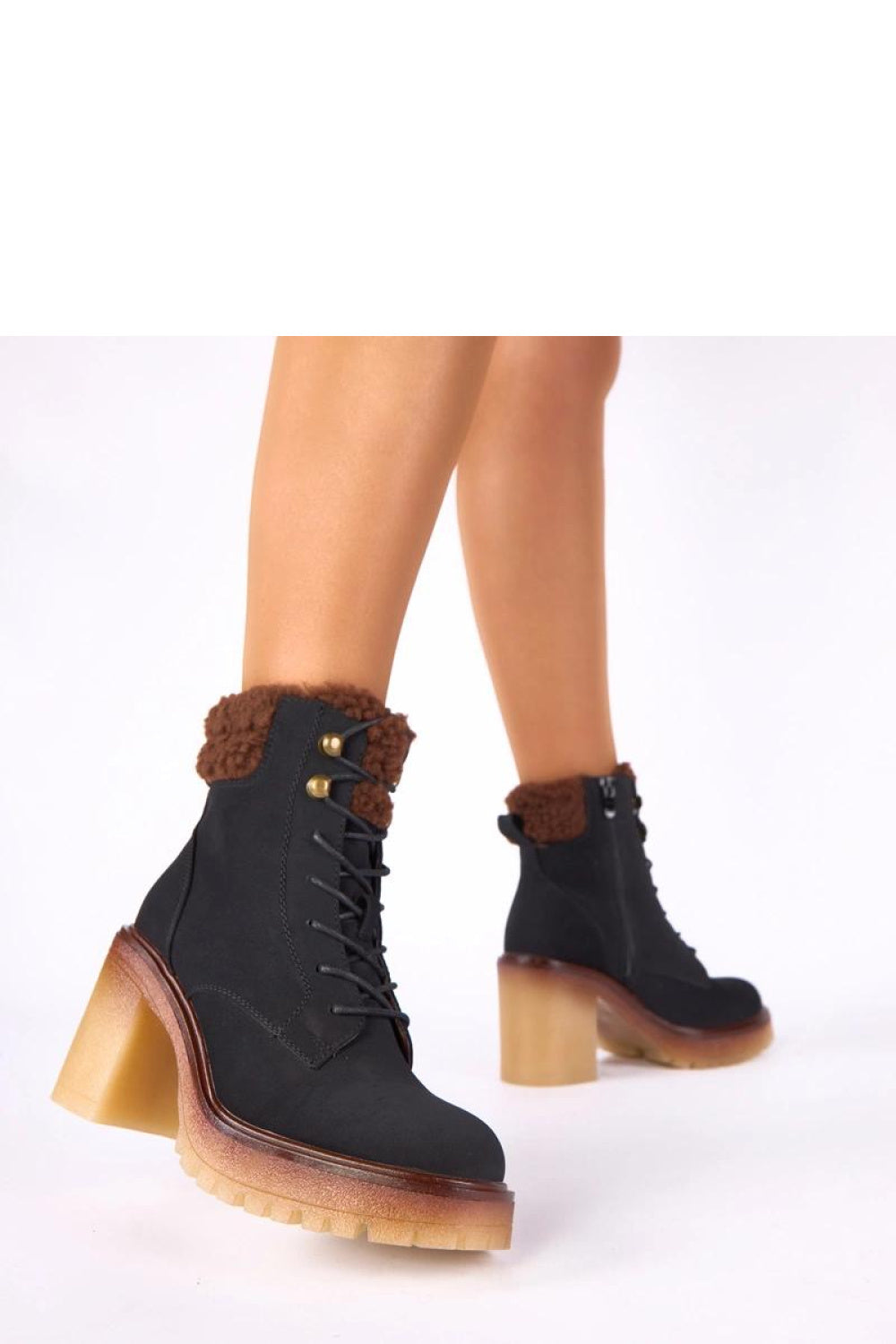 Ankle boots with heel model 222347 Solea