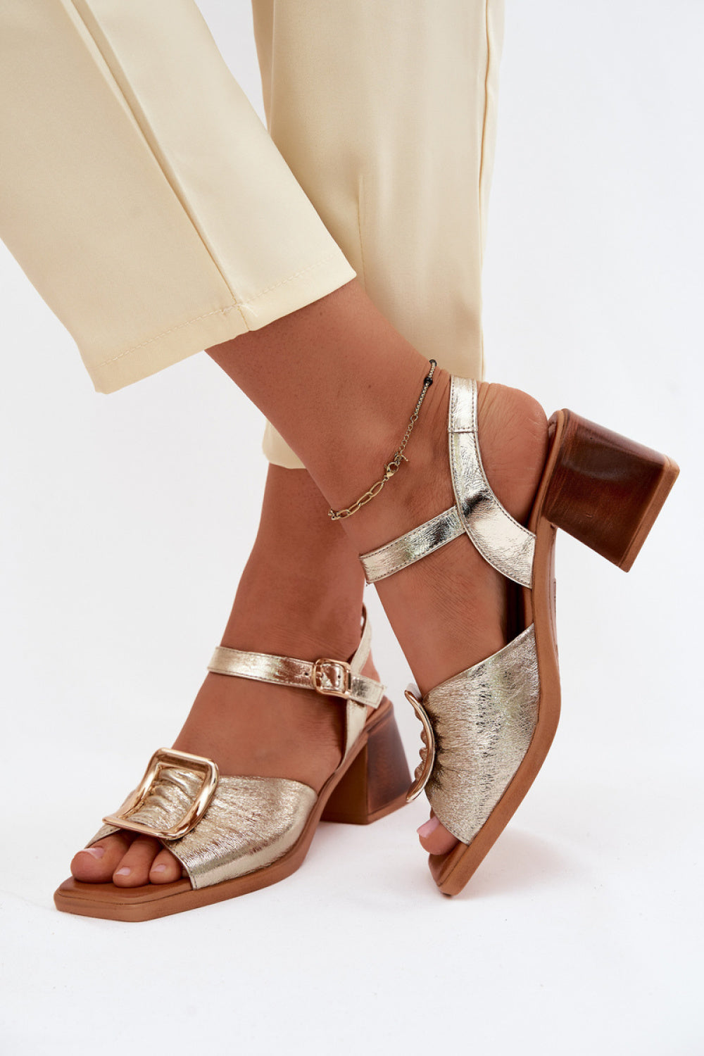 Sandalen mit Absatz model 227902 Step in style