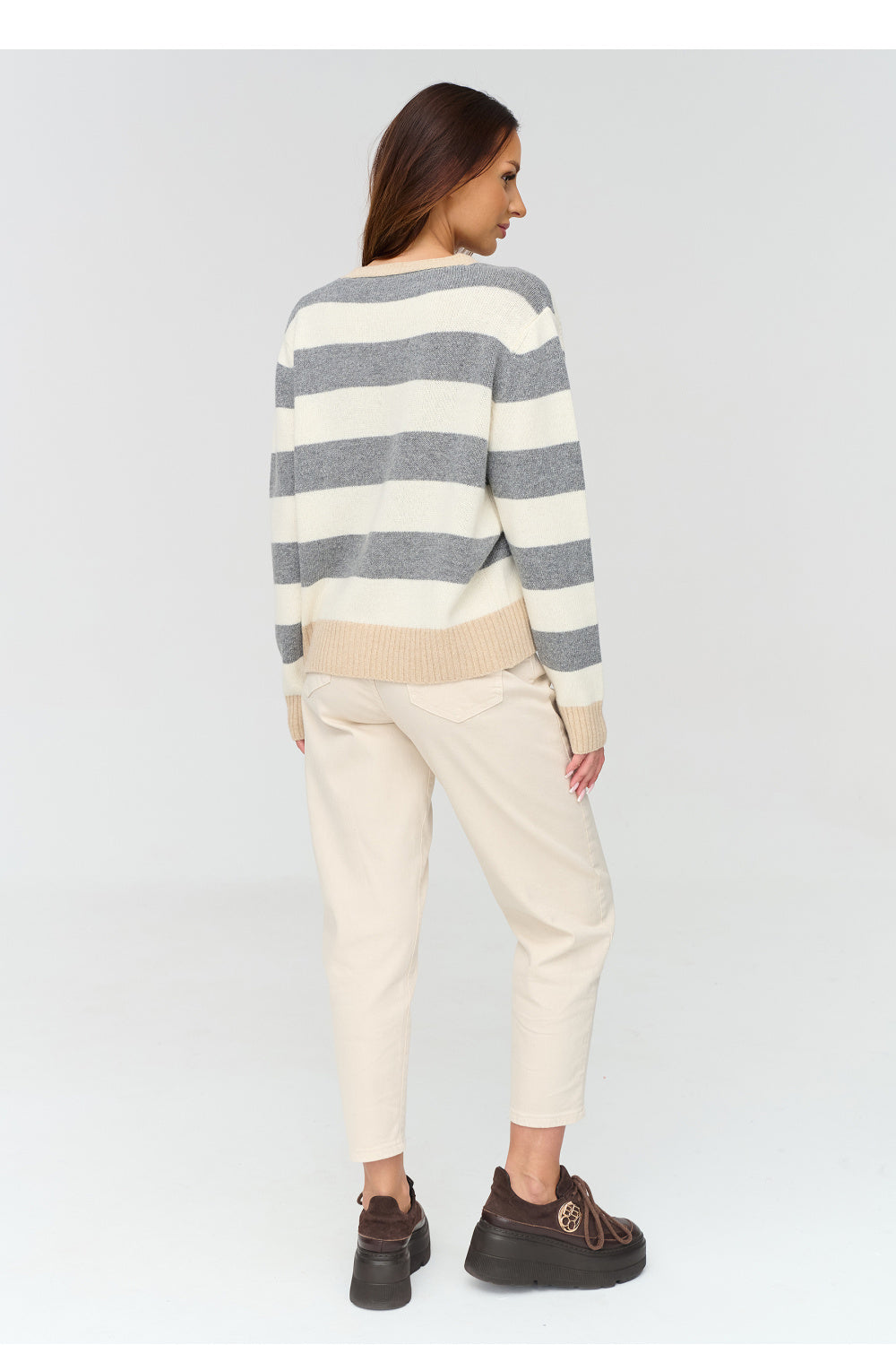 Cardigan model 232003 Makadamia