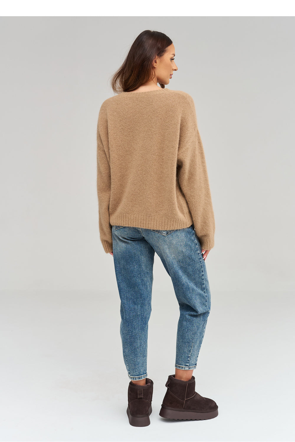 Pullover model 232011 Makadamia
