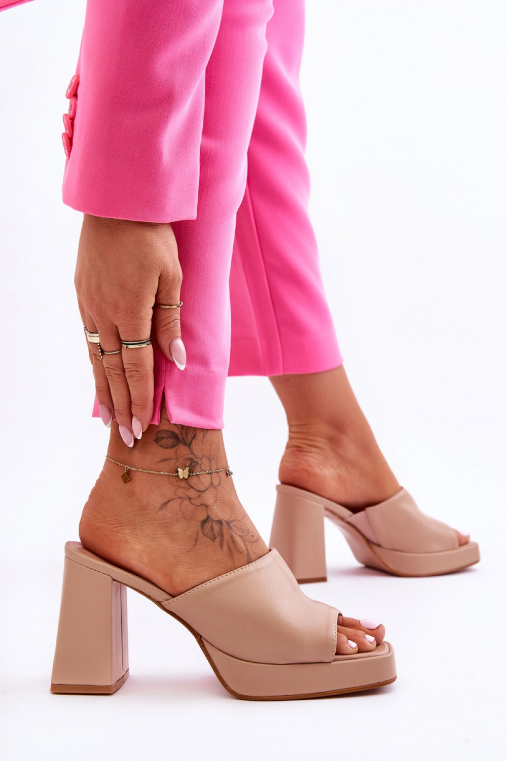 Slippers model 181070 Step in style
