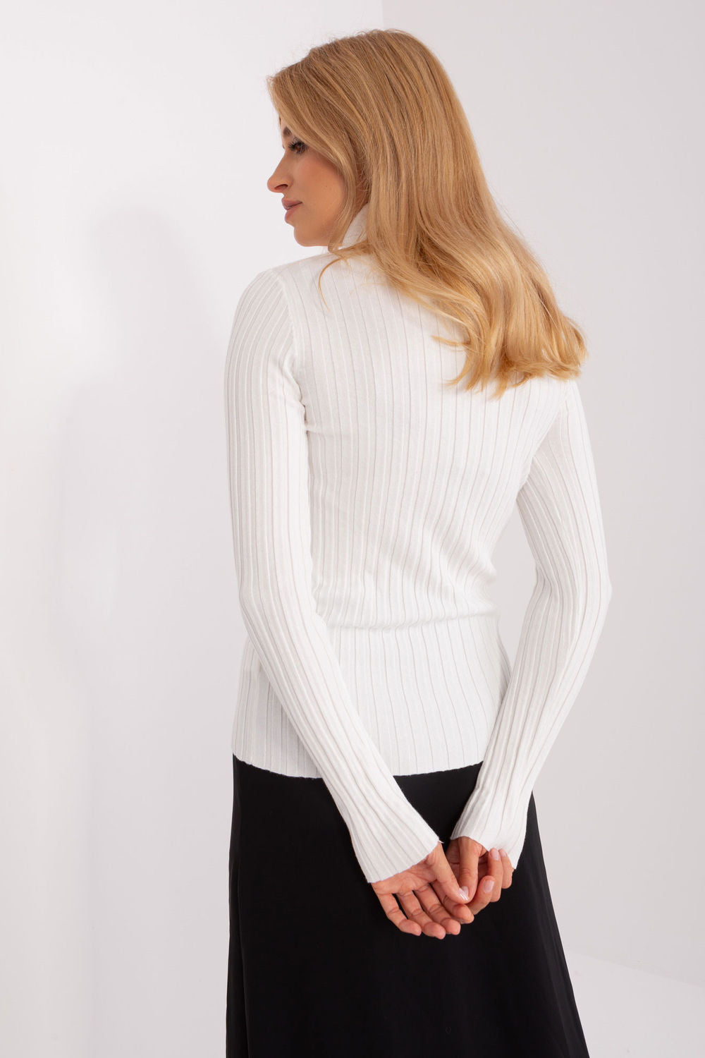 Turtleneck sweater model 185553 Factory Price
