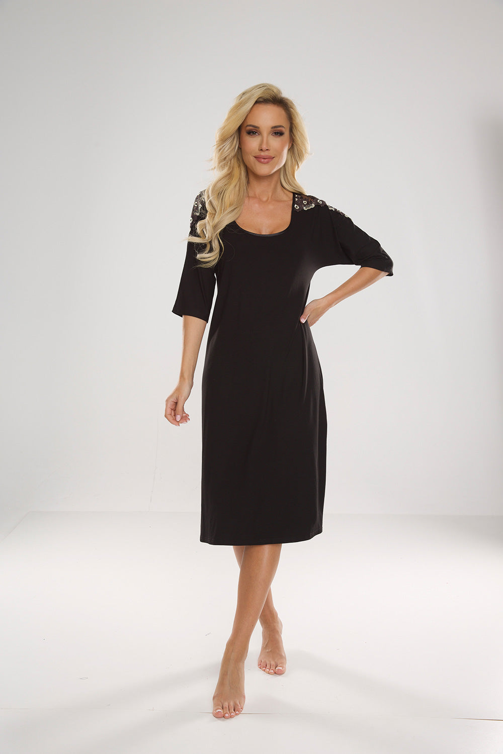 Nightgown model 187111 De Lafense