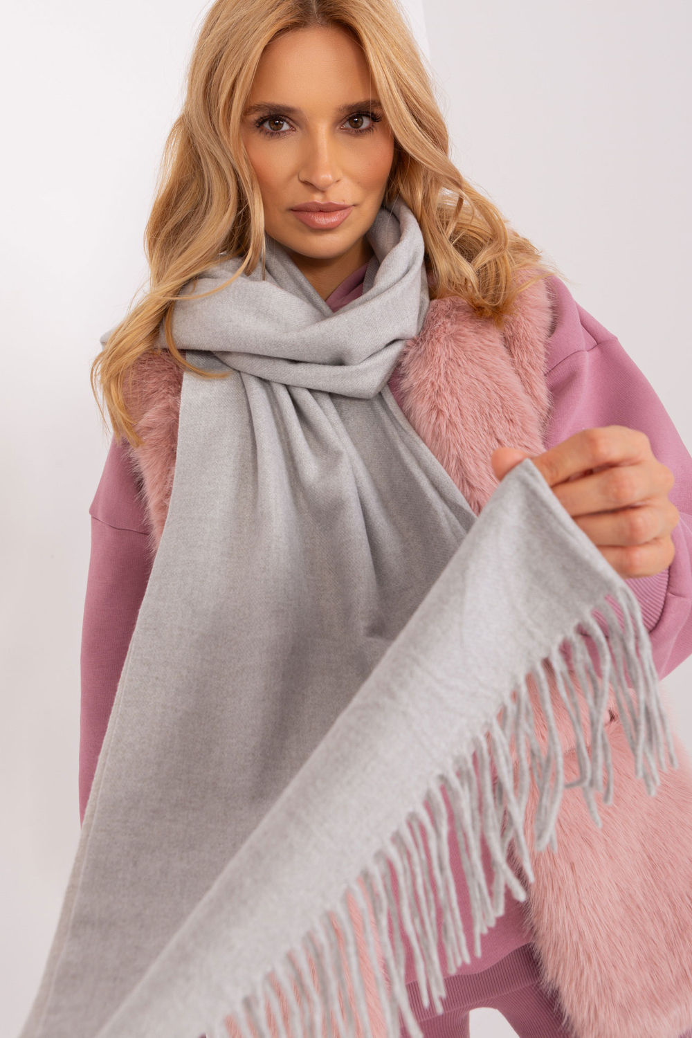 Scarf model 187613 AT