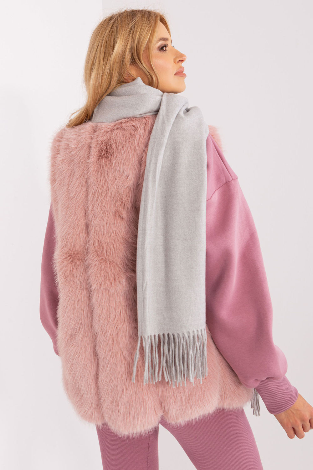 Scarf model 187613 AT