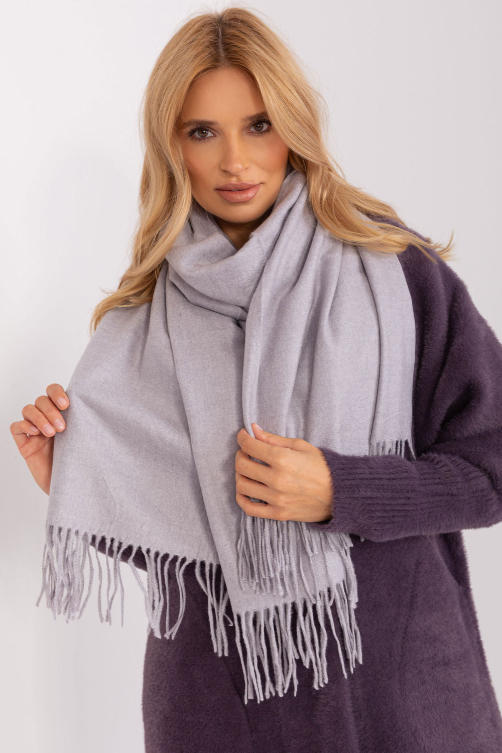 Scarf model 187617 AT