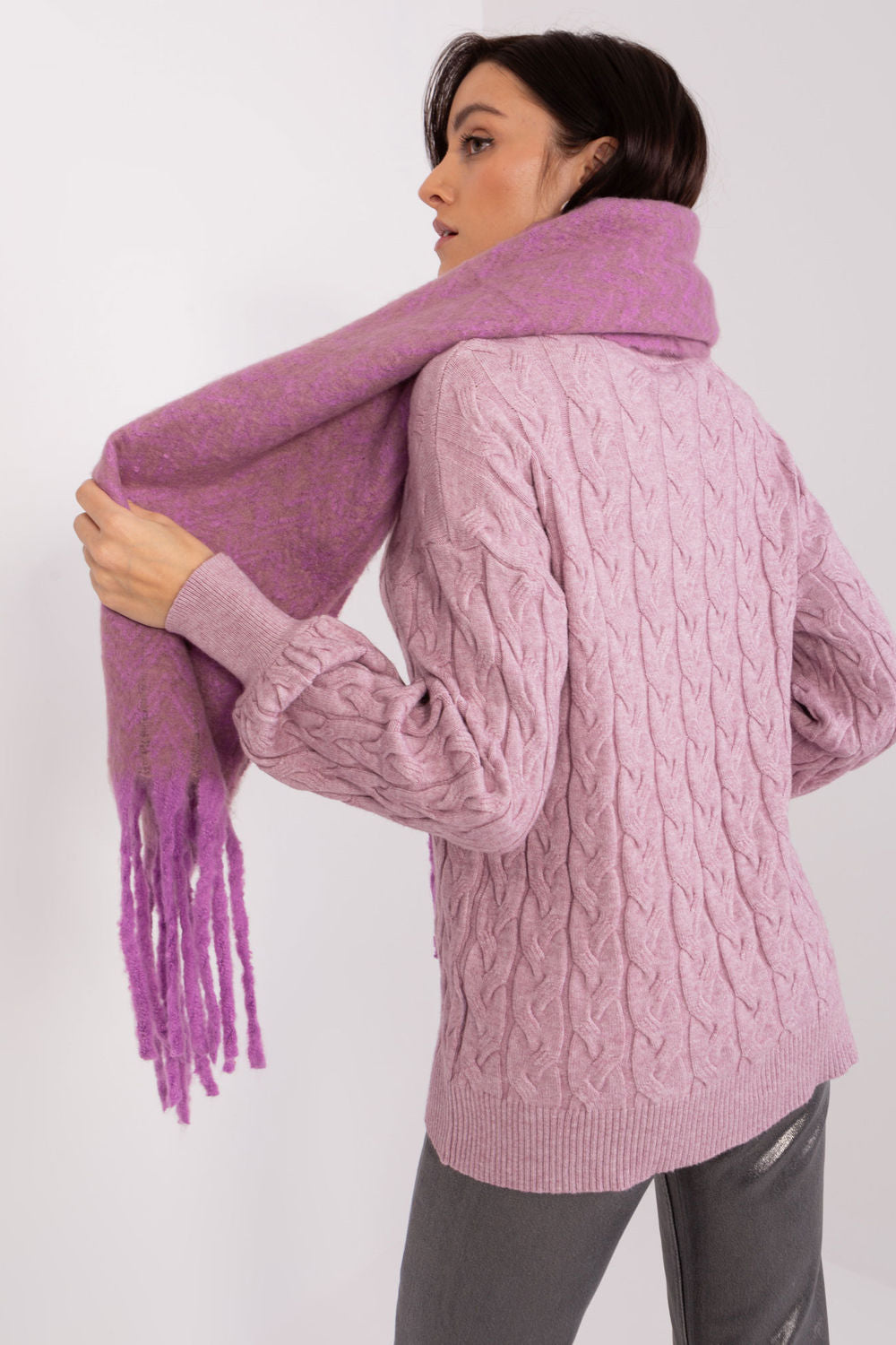 Scarf model 189231 AT