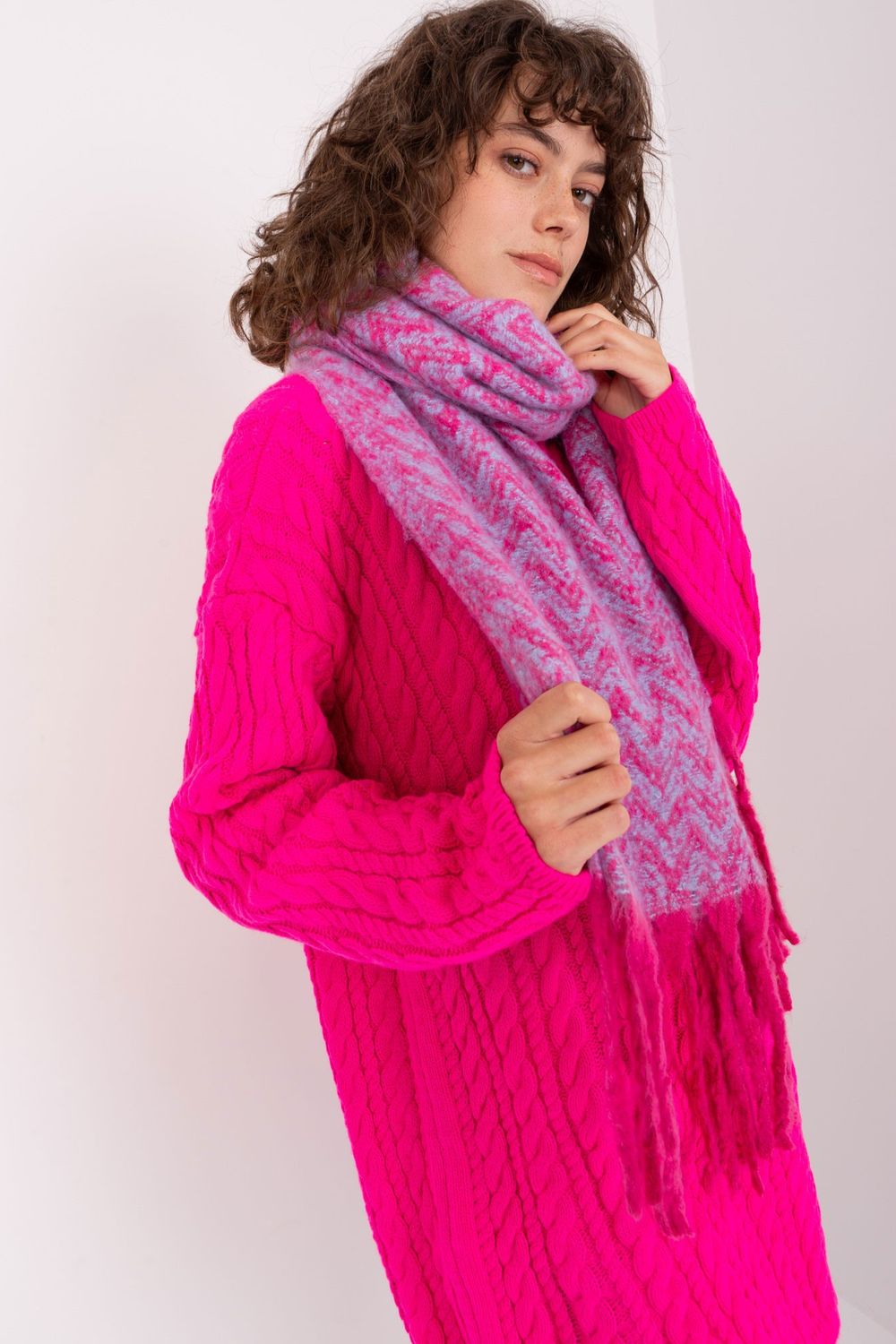 Scarf model 189232 AT