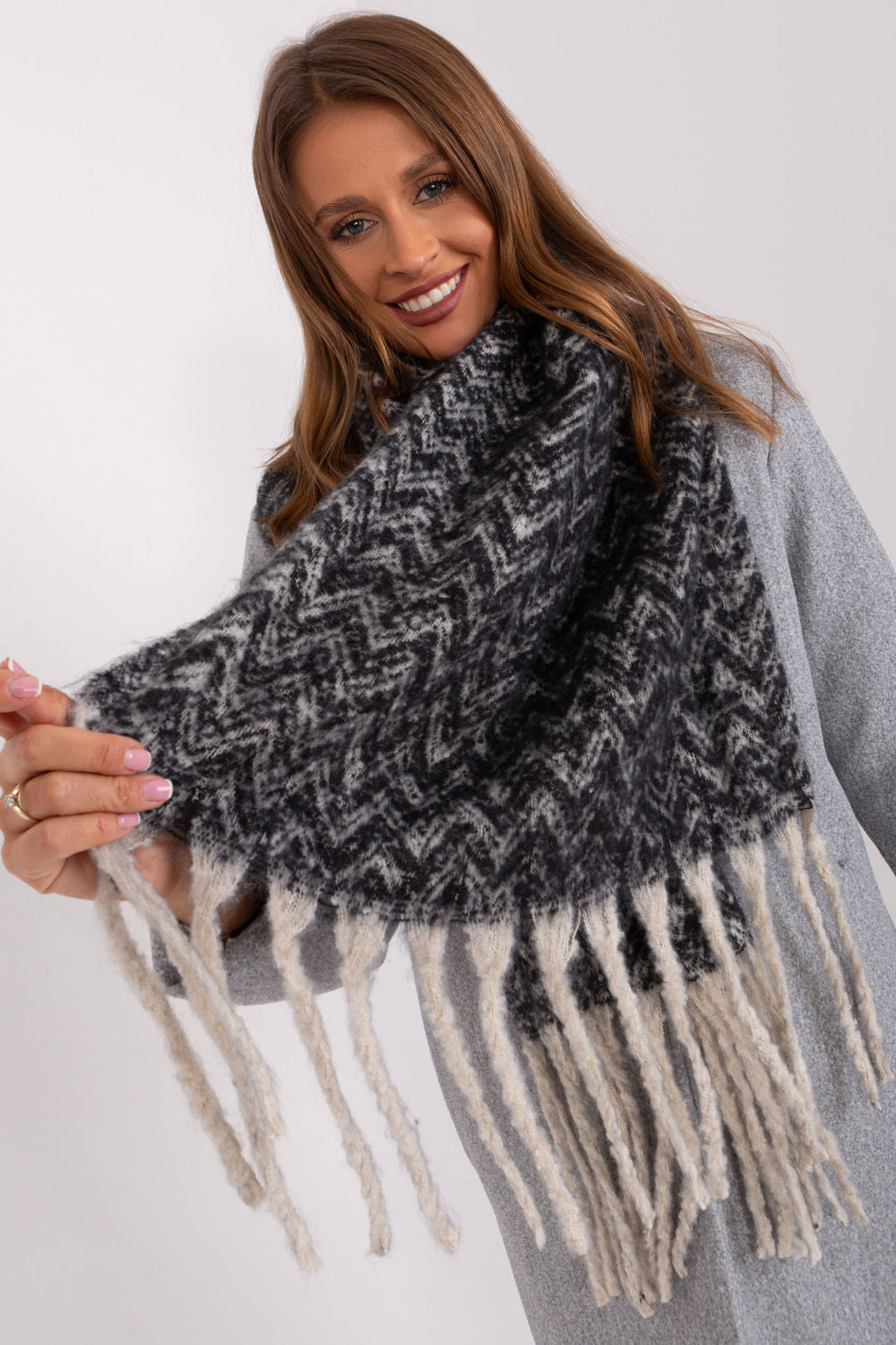 Scarf model 189245 AT
