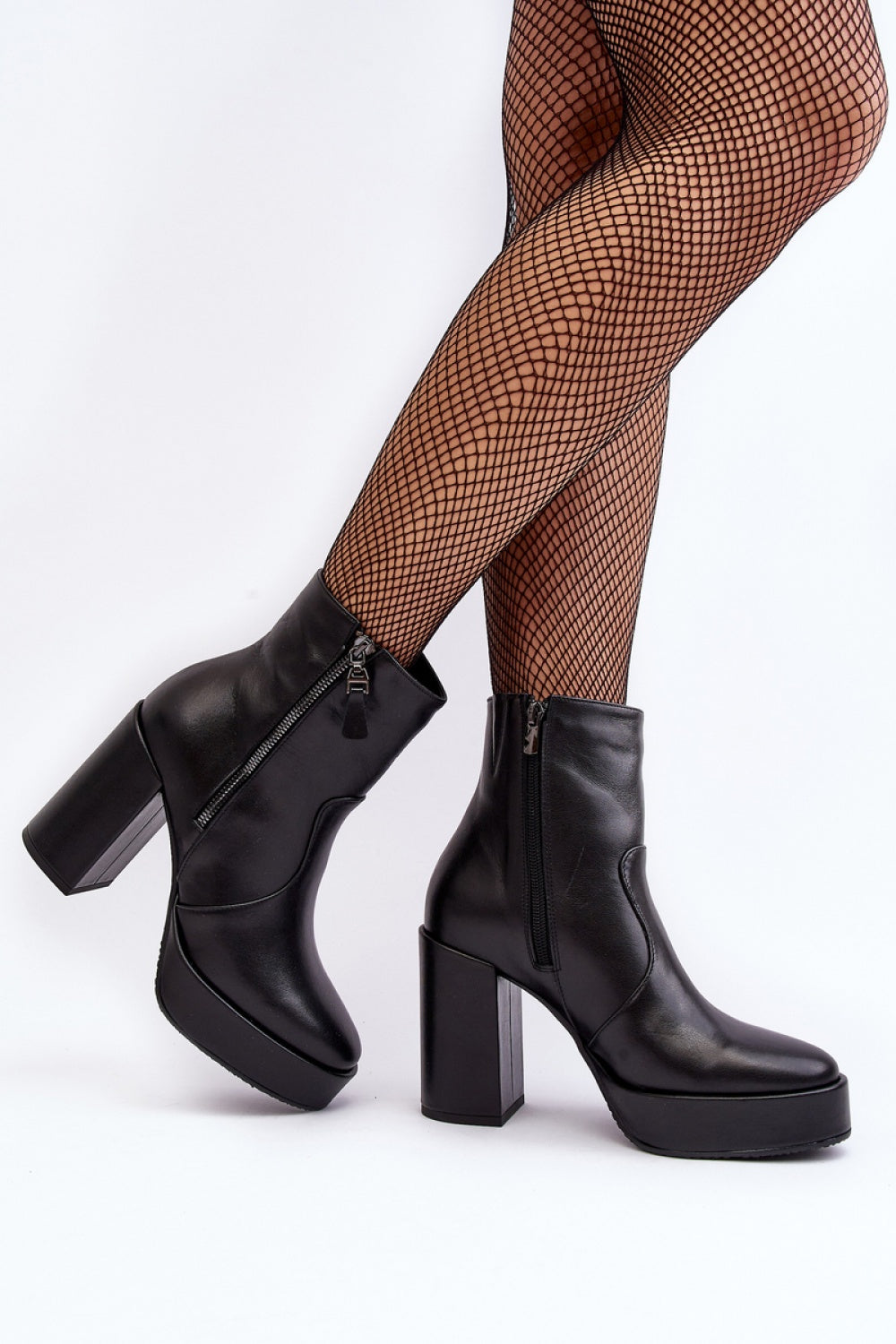 Ankle boots with heel model 190201 Step in style
