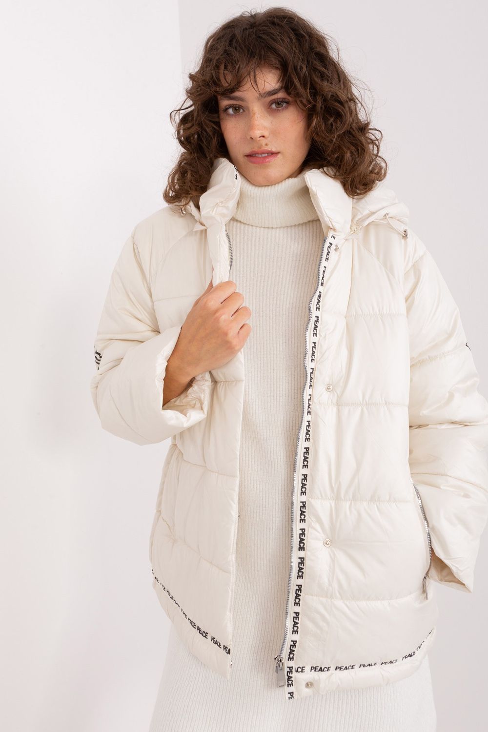 Jacke model 190272 Trendy. ING