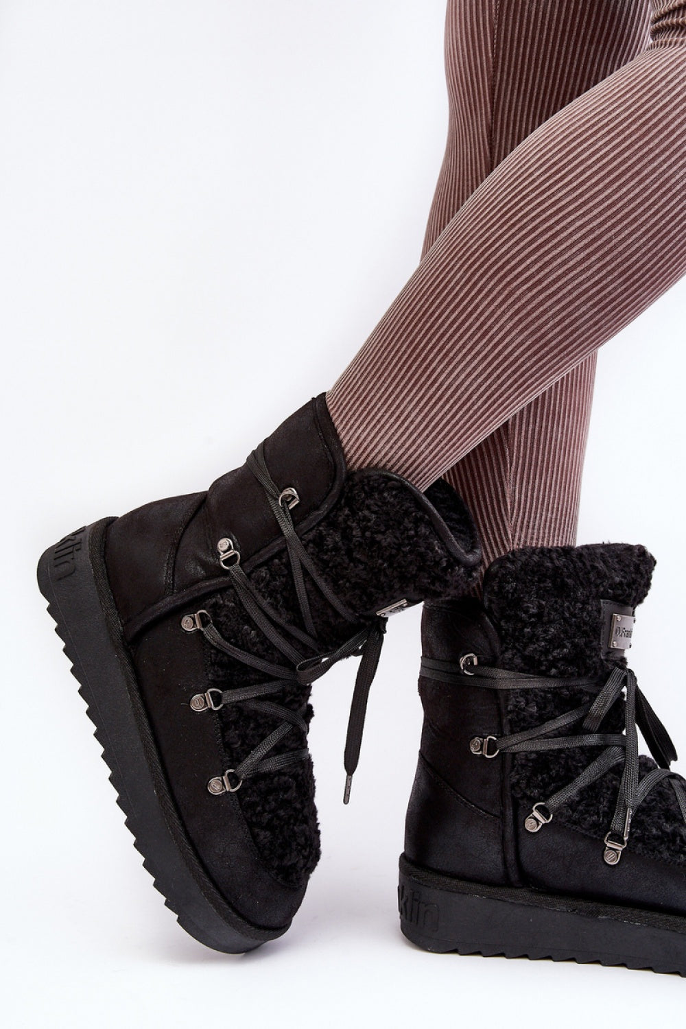Snowshoes model 190504 Step in style
