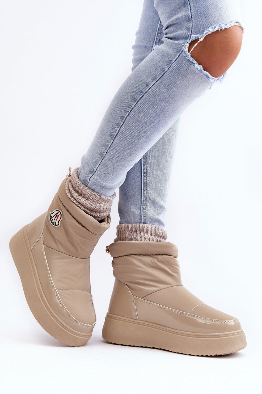 Snowshoes model 190513 Step in style
