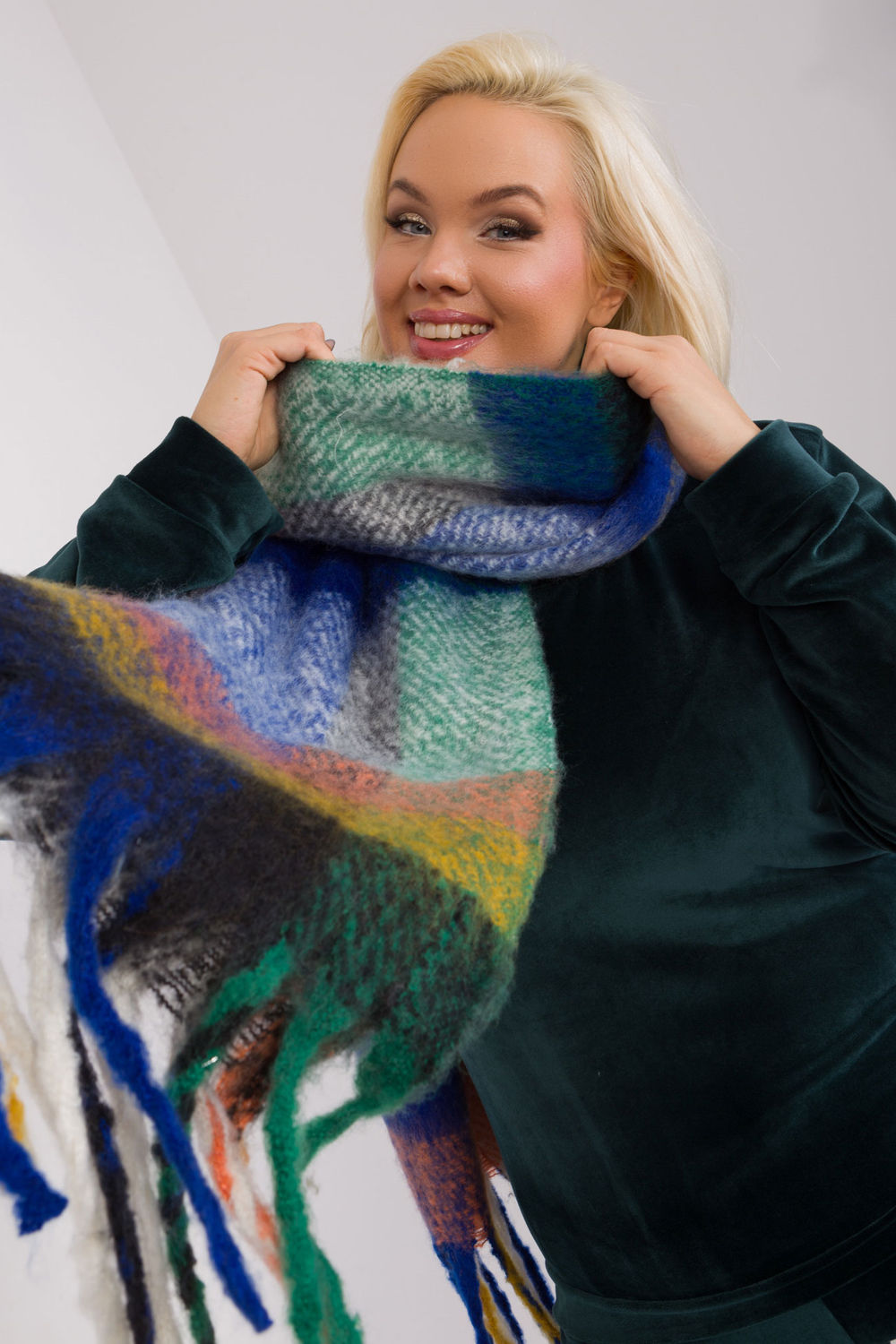 Scarf model 190539 AT