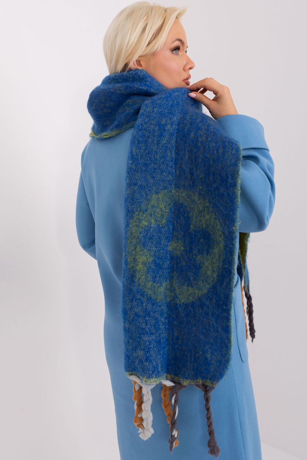 Scarf model 190547 AT