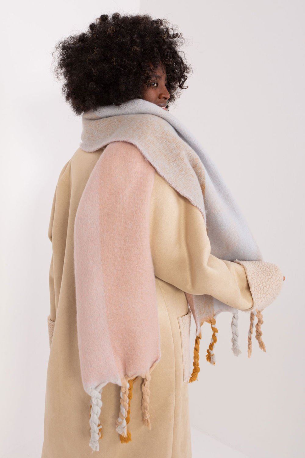 Scarf model 190559 AT