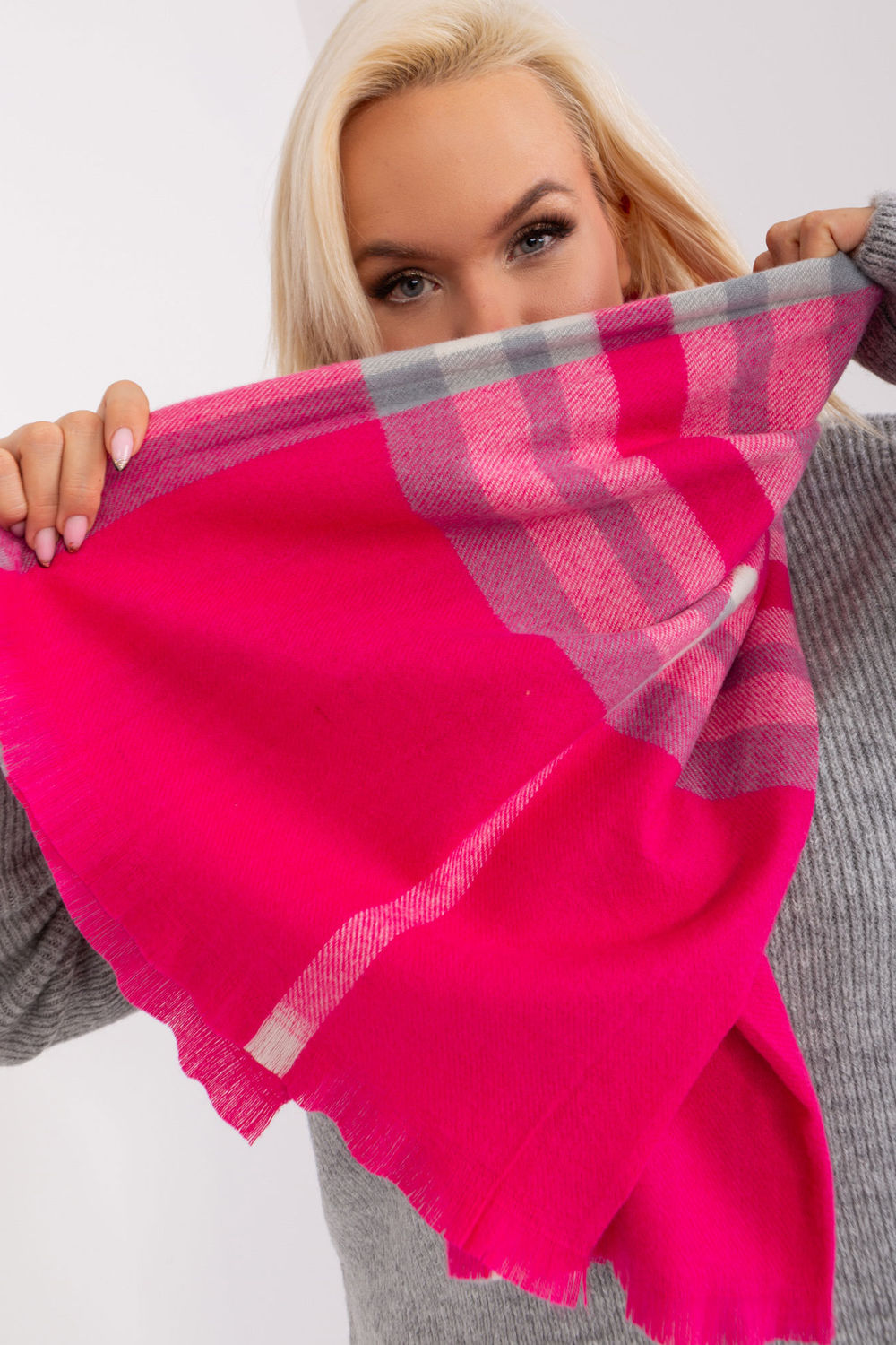 Scarf model 190563 AT