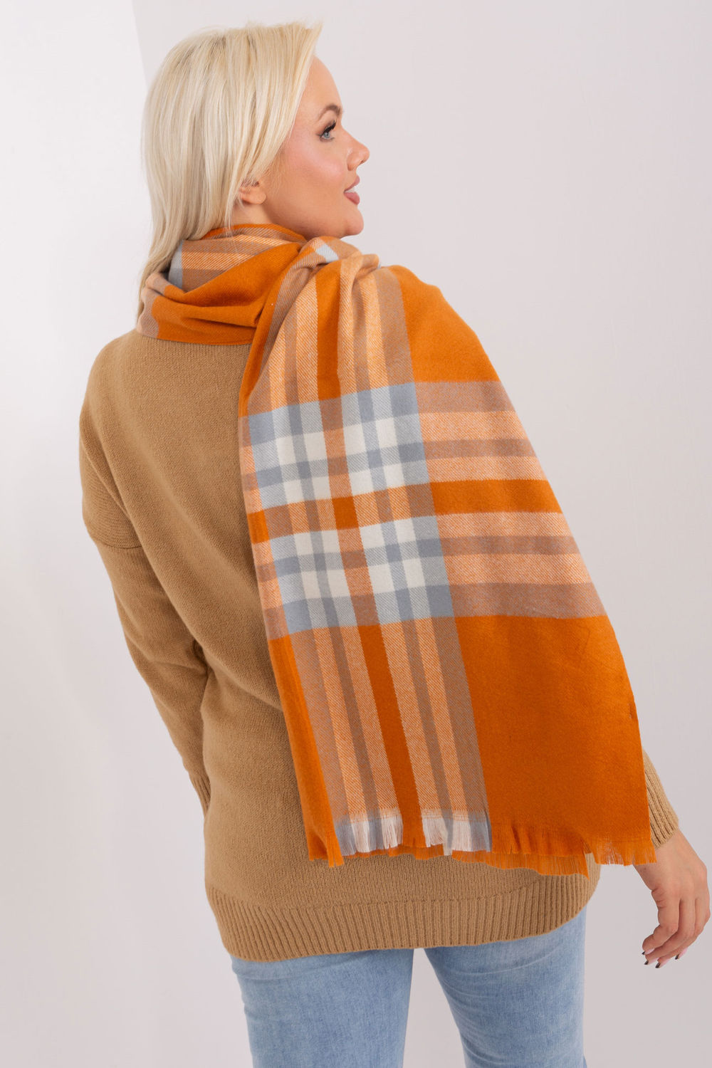 Scarf model 190565 AT