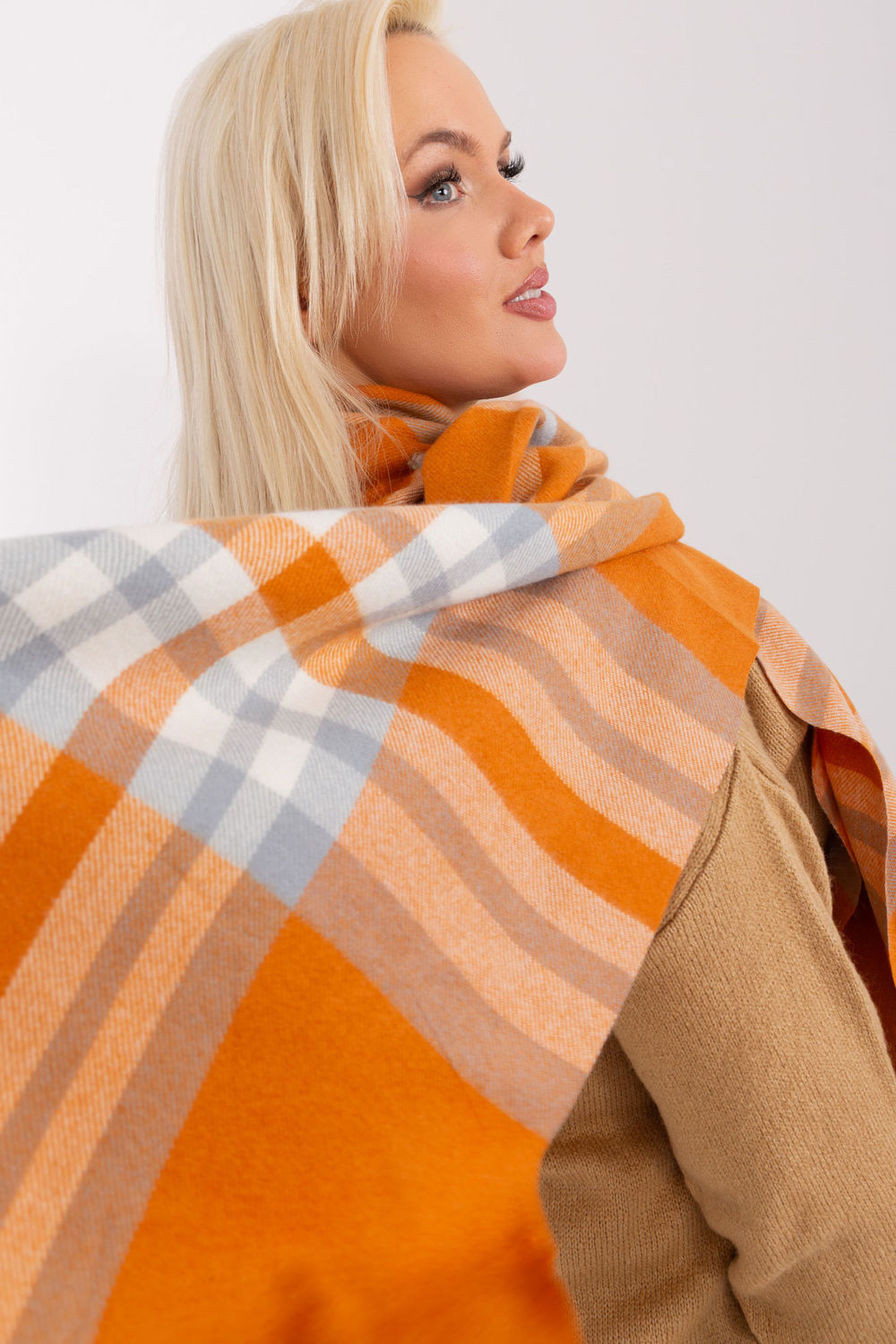 Scarf model 190565 AT