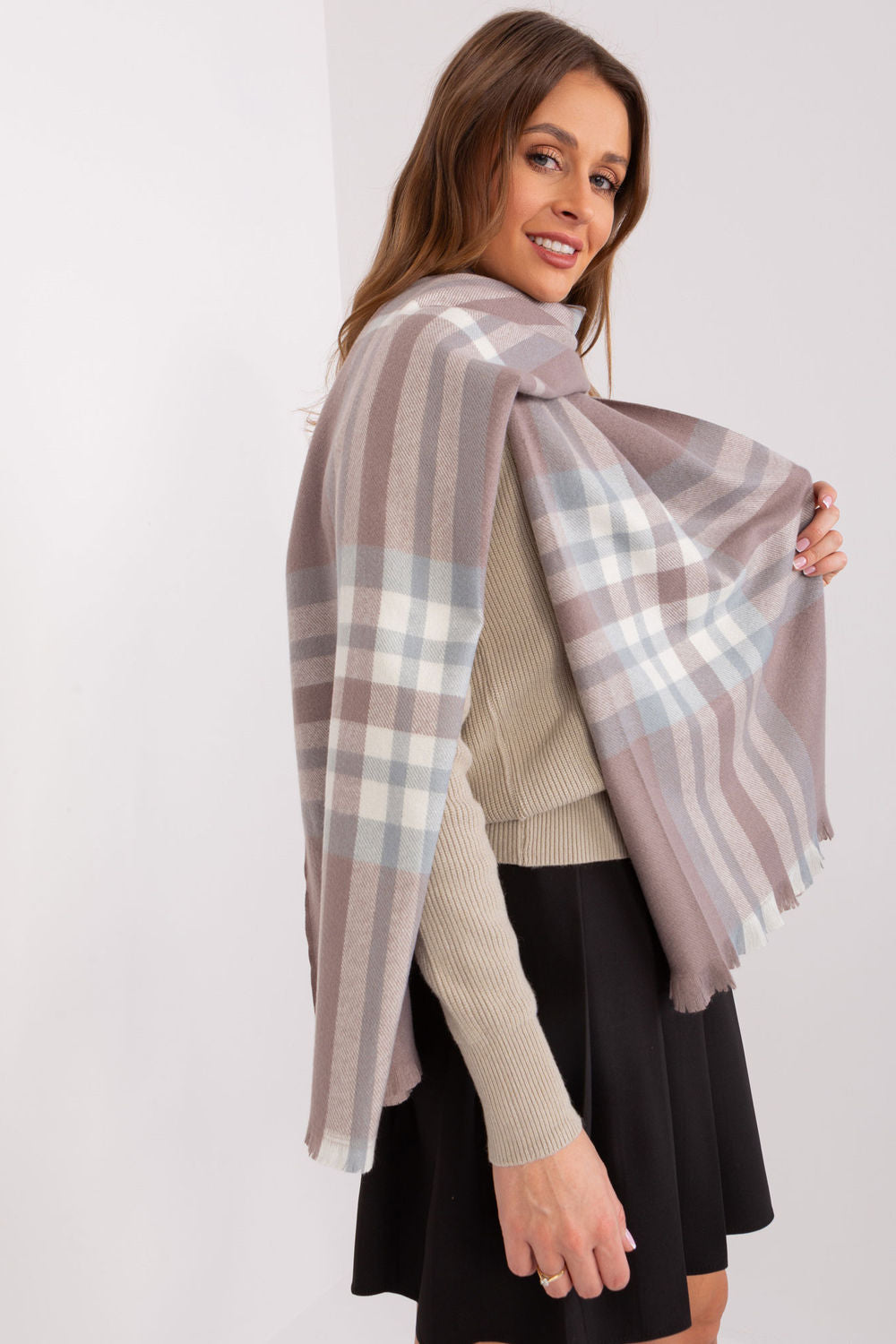 Scarf model 190568 AT