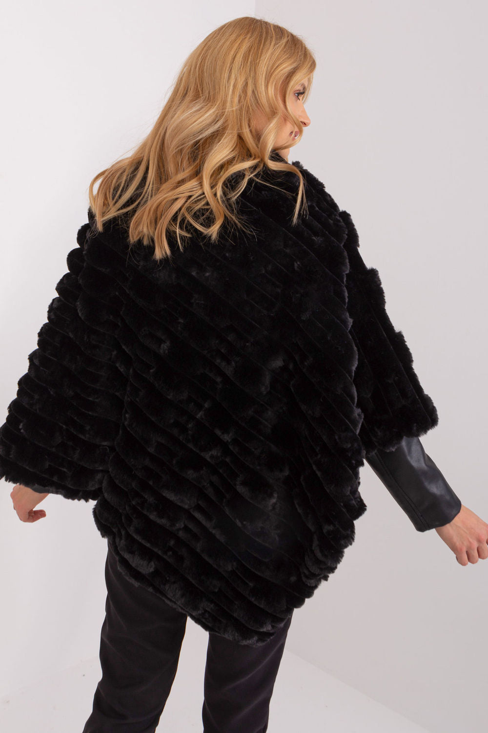 Poncho Model 190855 AT
