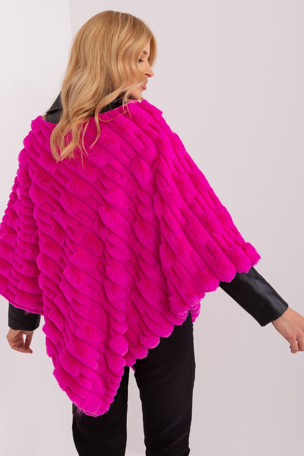 Poncho Model 190863 AT