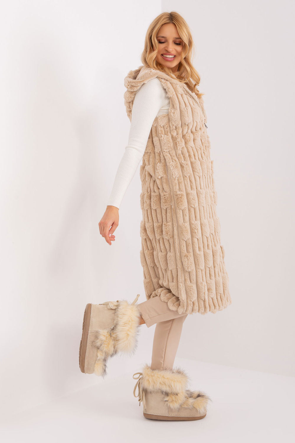 Vest model 190865 AT