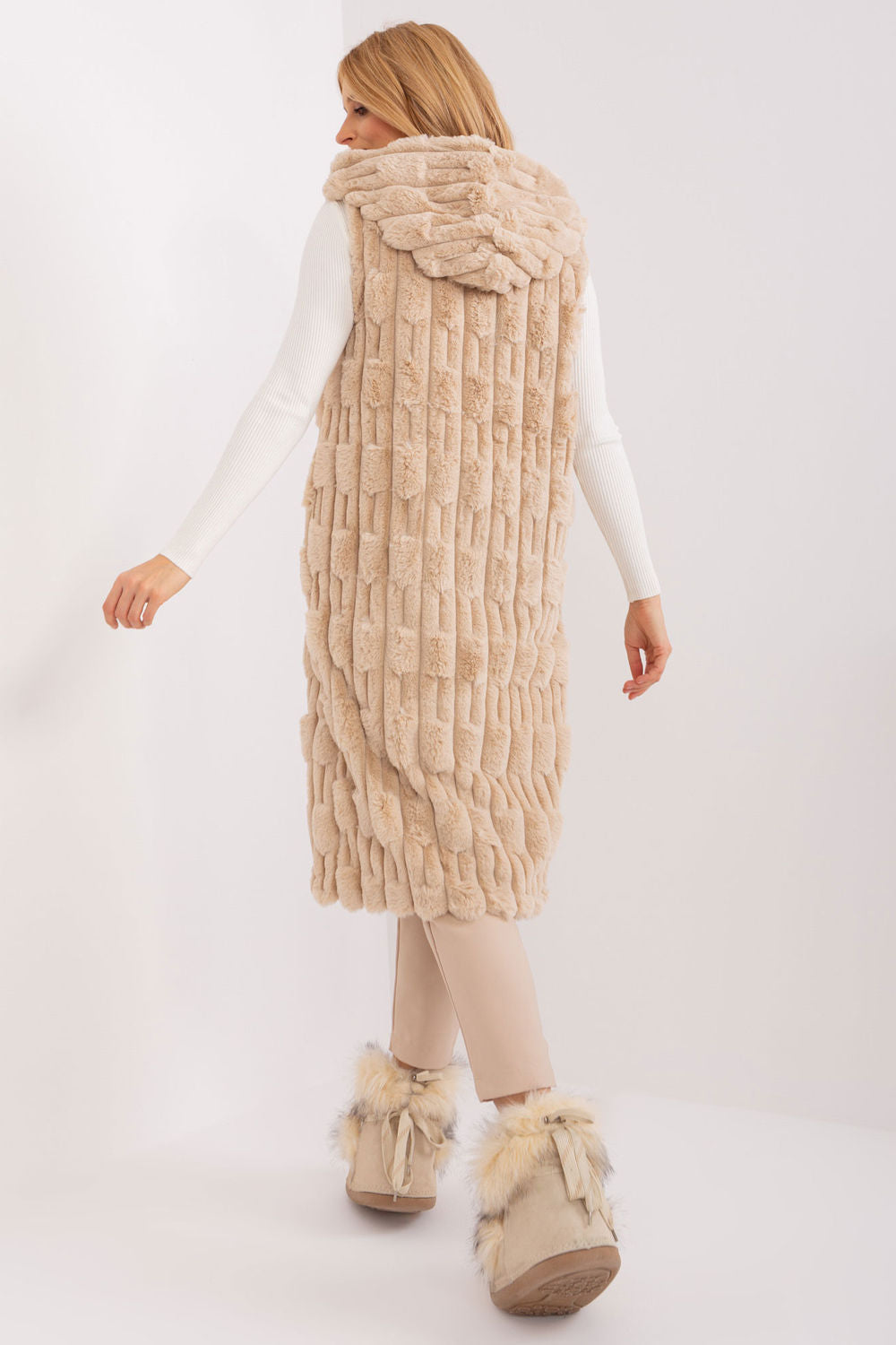 Vest model 190865 AT