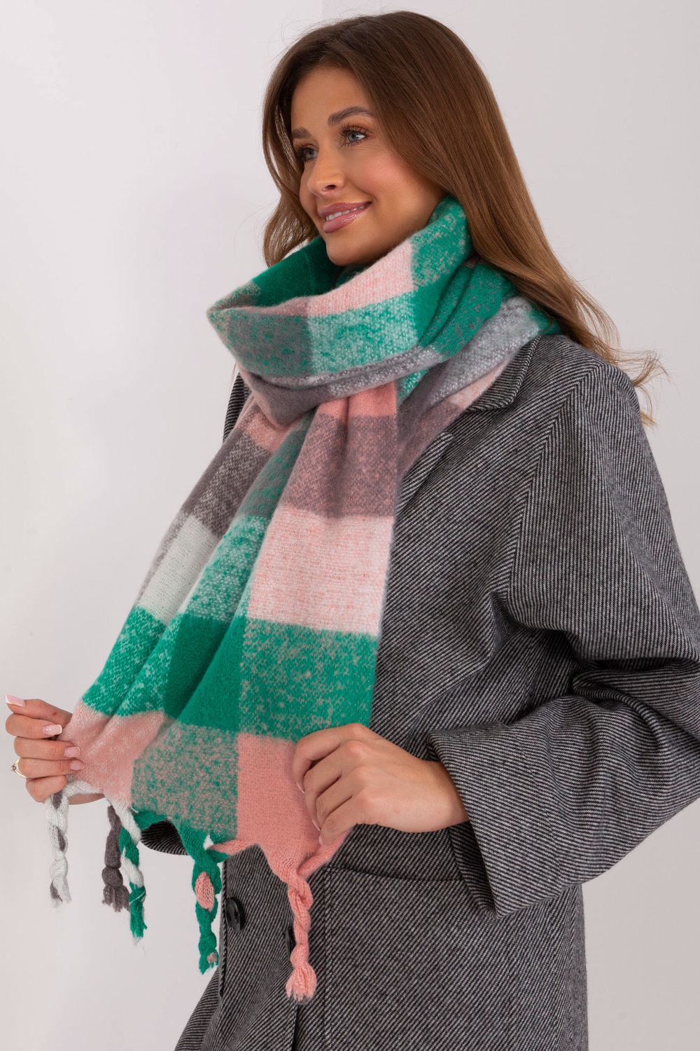 Scarf model 191704 AT