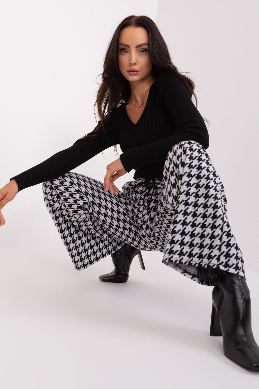 Women's Trousers model 193133 Lakerta