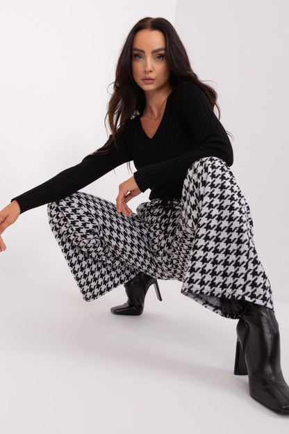 Women's Trousers model 193133 Lakerta