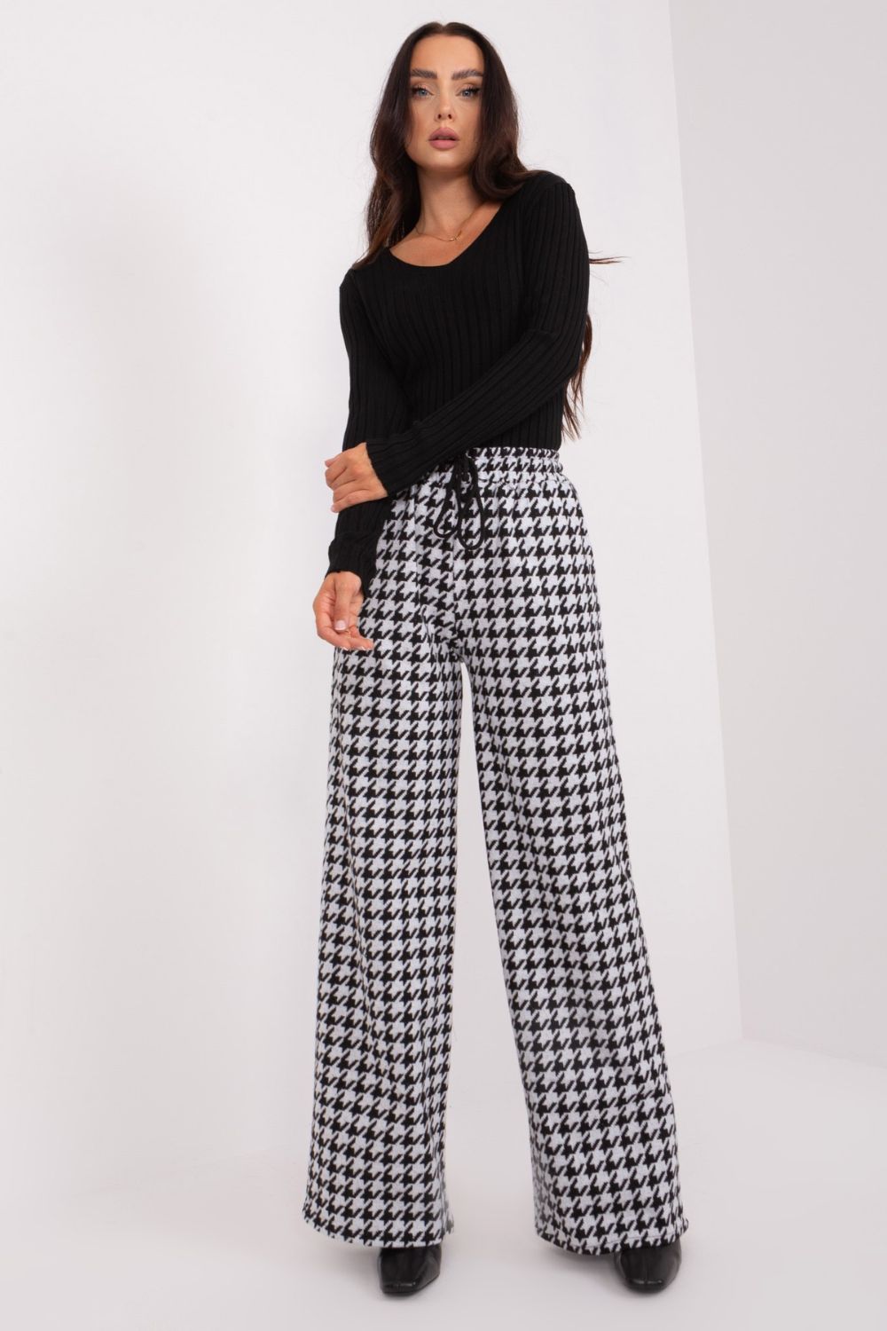 Women's Trousers model 193133 Lakerta